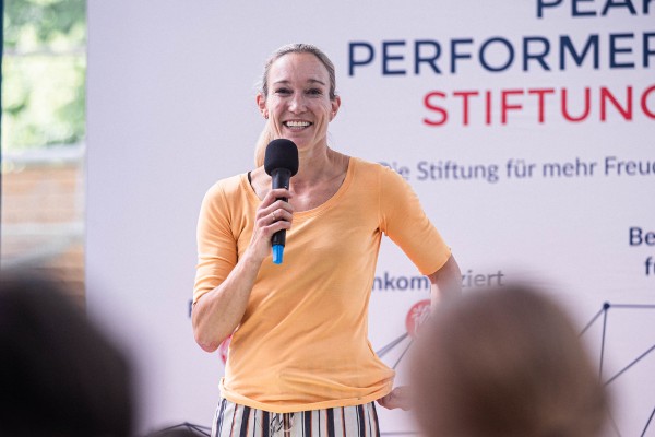 Dr. Christine Theiss