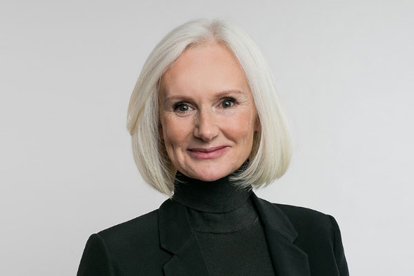 Dr. Barbara Lang